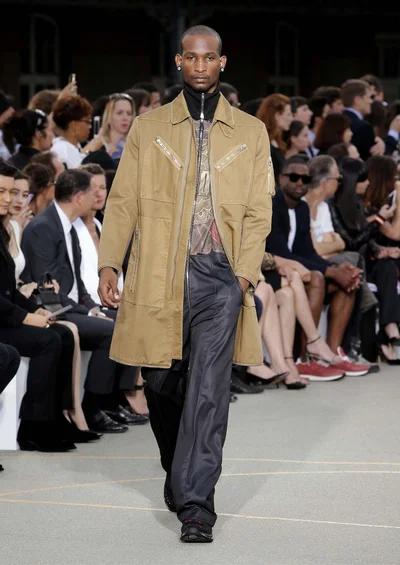 Look 32